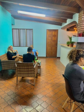 Global House CR Hostel Backpackers Alajuela Habitación compartida 2 Camas por Habitación